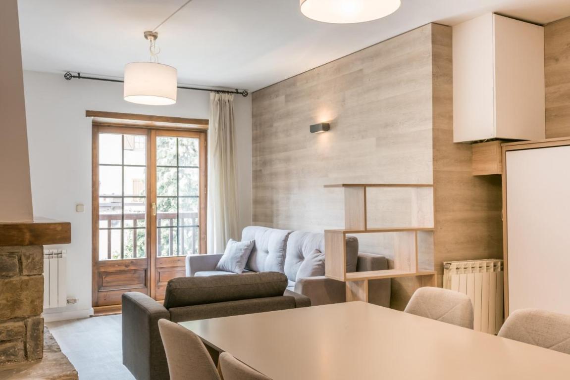 Vielha XV Aparthotel Bagian luar foto